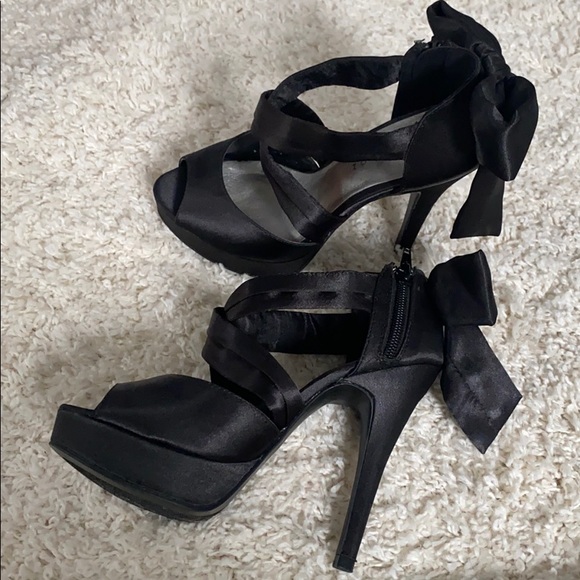 Peep toe black heels! - Brand Metaphor Size 6.0 - Picture 2 of 9